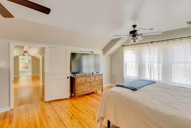 1132 Dartmouth St, Chattanooga, TN 37405 - bedroom featuring light wood-style floors, lofted ceiling, and a ceiling fan