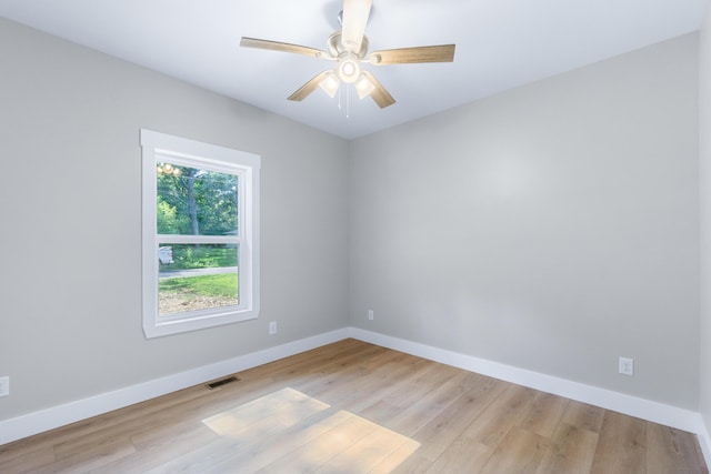 307 Cavender St, Lafayette, GA 30728 - unfurnished room featuring light wood-style floors and a ceiling fan