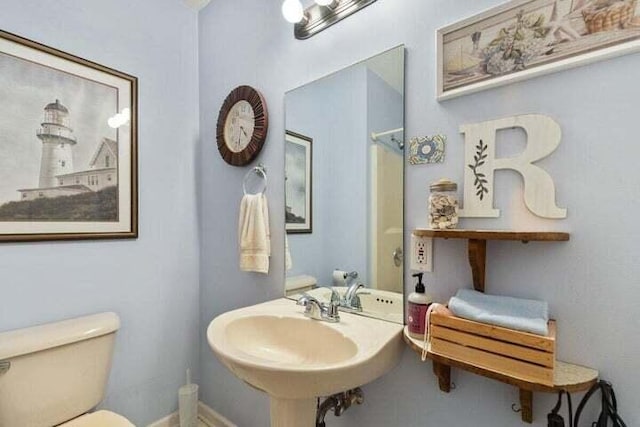 346 Thomas Rd, Benton, TN 37307 - full bath featuring toilet and a shower