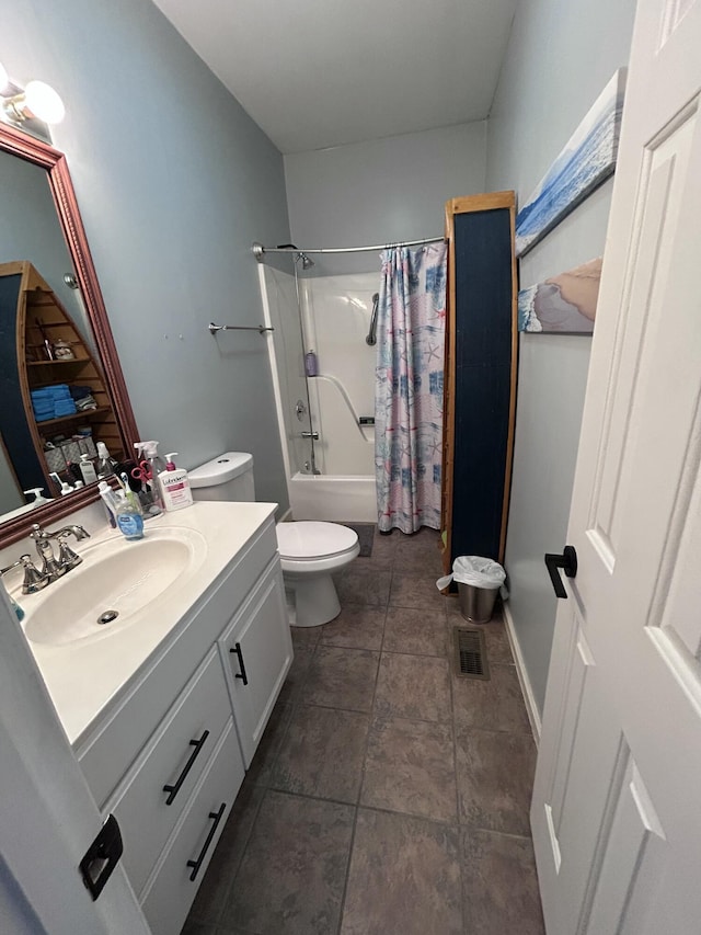 7901 Hamilton Mill Dr, Chattanooga, TN 37421 - bathroom with vanity and shower / tub combo with curtain