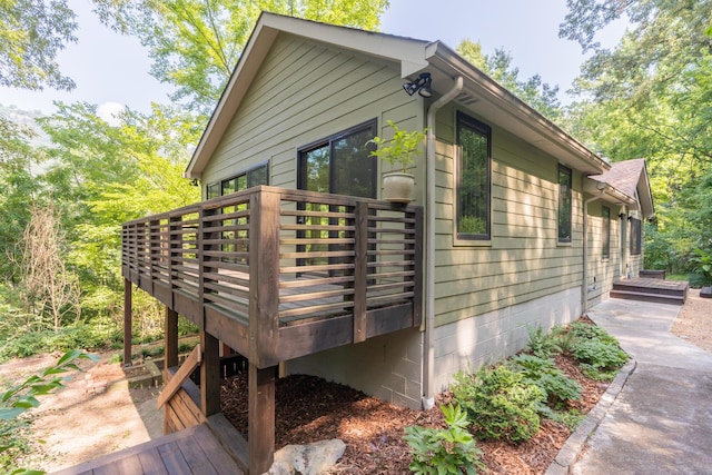 4205 Seneca Ave, Chattanooga, TN 37409 - view of property exterior featuring a wooden deck