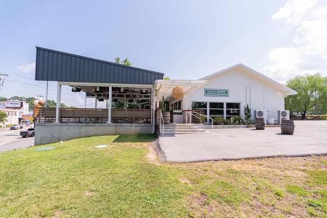 4205 Seneca Ave, Chattanooga, TN 37409 - view of building exterior featuring stairway
