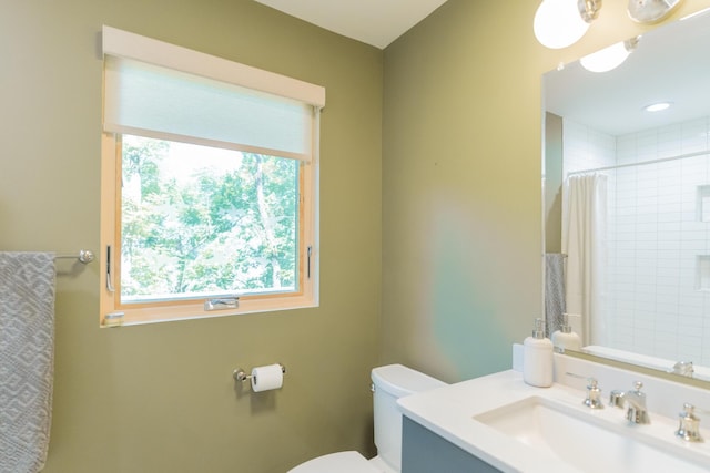 4205 Seneca Ave, Chattanooga, TN 37409 - bathroom with vanity and a shower with curtain