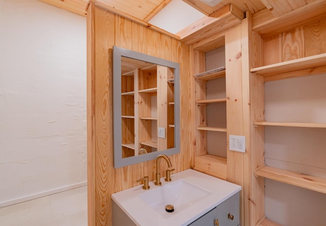 4205 Seneca Ave, Chattanooga, TN 37409 - bathroom featuring vanity
