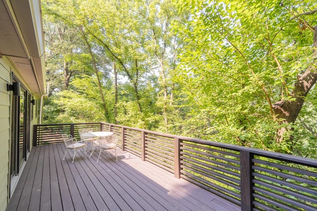 4205 Seneca Ave, Chattanooga, TN 37409 - wooden deck with outdoor dining area