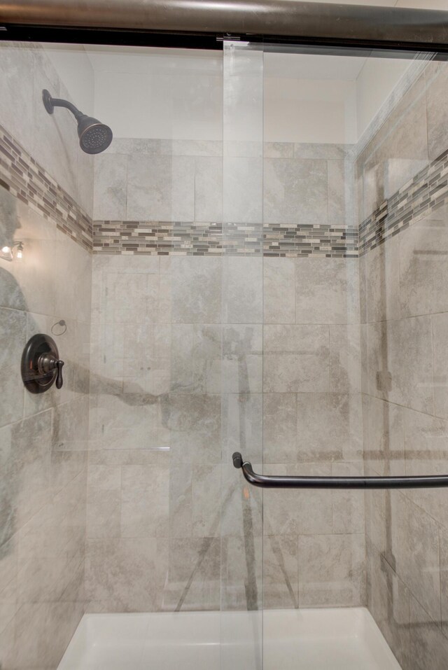 6253 River Stream Dr, Harrison, TN 37341 - full bathroom with tiled shower