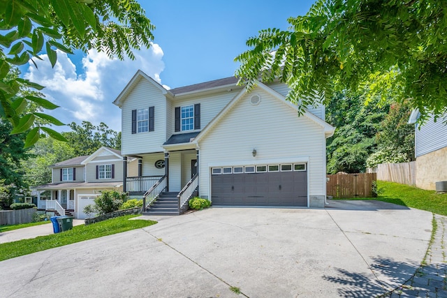 846 Altamont Rd, Chattanooga, TN 37415 - traditional-style home with driveway and a porch