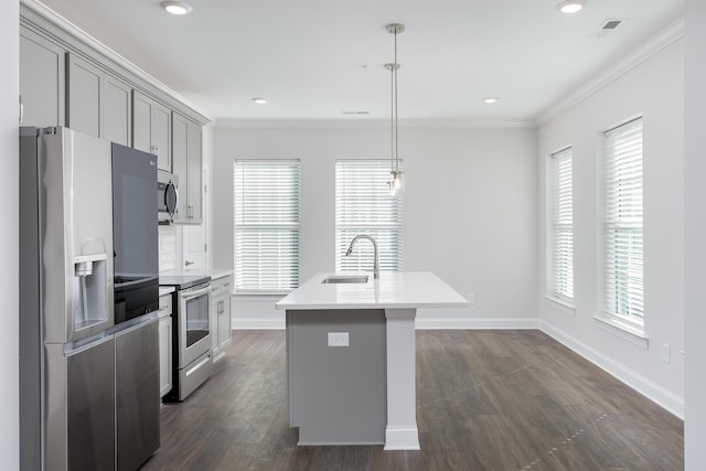 1978 Mitchell Ave Unit 21, Chattanooga, TN 37408 - kitchen with stainless steel appliances, a kitchen island with sink, plenty of natural light, ornamental molding, and recessed lighting
