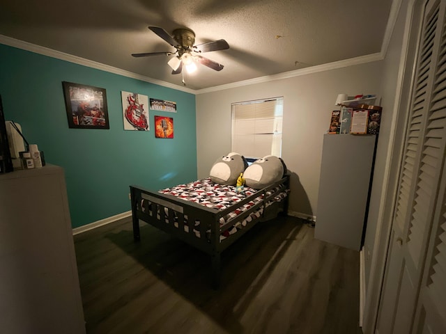 6413 Edgmon Dr, Chattanooga, TN 37421 - bedroom featuring wood finished floors, ornamental molding, and ceiling fan
