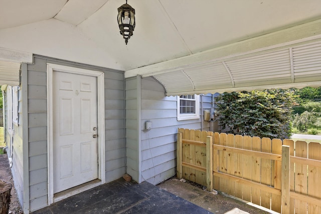 620 Lullwater Rd, Chattanooga, TN 37405 - property entrance
