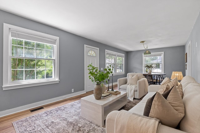 620 Lullwater Rd, Chattanooga, TN 37405 - living area with wood finished floors