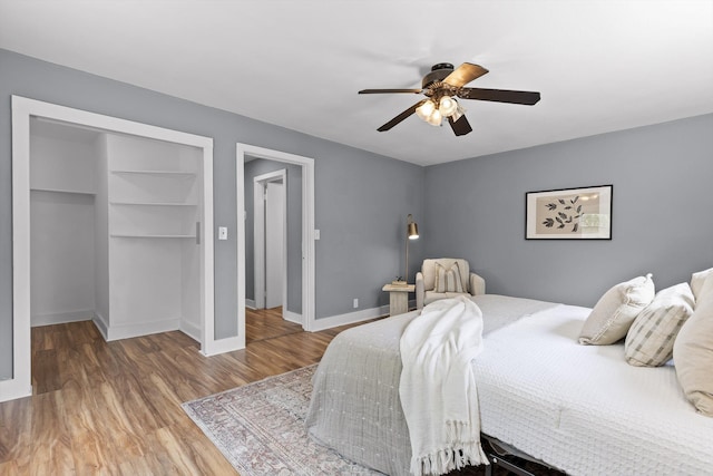 620 Lullwater Rd, Chattanooga, TN 37405 - bedroom with wood finished floors and ceiling fan