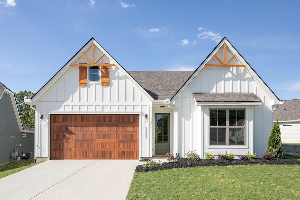 140 Nature Trl, Soddy Daisy, TN 37379 - photo 1