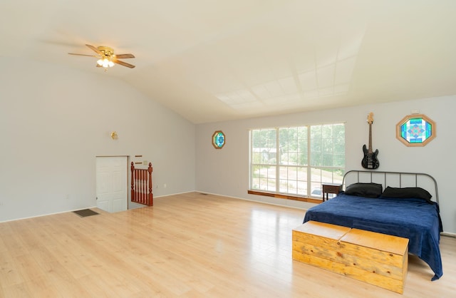 515 Choctaw Trl, Chattanooga, TN 37405 - bedroom featuring light wood-style floors, vaulted ceiling, and a ceiling fan