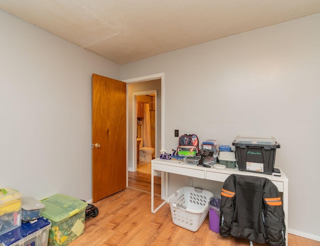 515 Choctaw Trl, Chattanooga, TN 37405 - office area with light wood finished floors