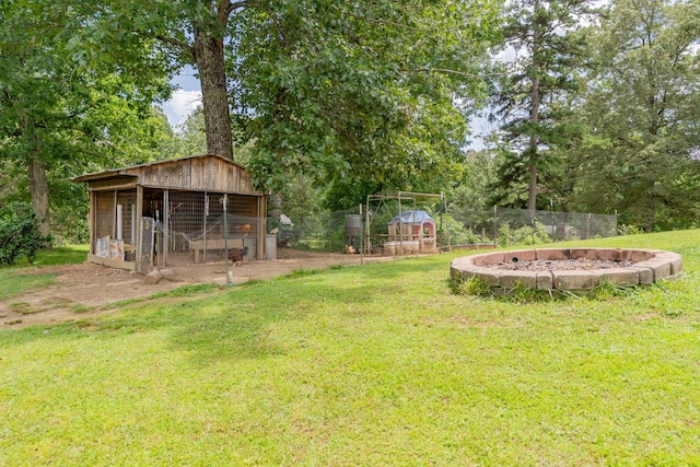 515 Choctaw Trl, Chattanooga, TN 37405 - view of yard with exterior structure, an outbuilding, and view of scattered trees