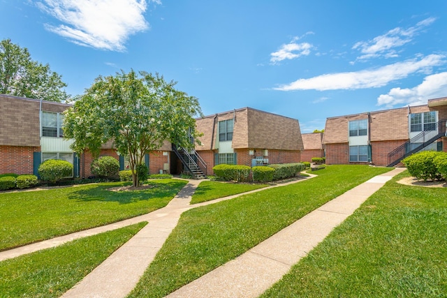 900 Mountain Creek Rd Unit P224, Chattanooga, TN 37405 - view of property's community featuring a yard and stairs