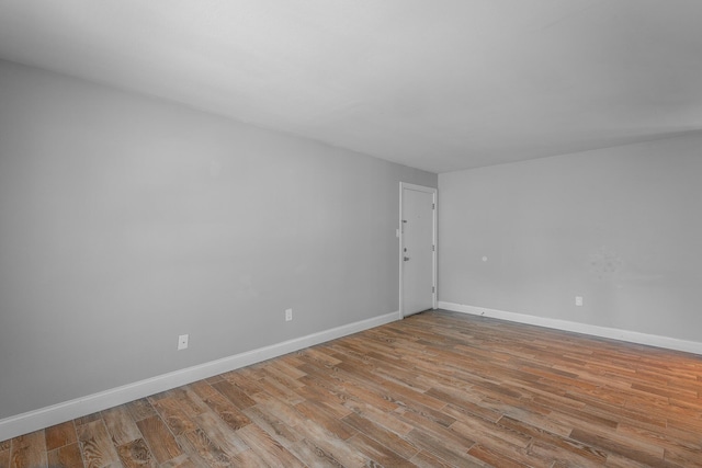 900 Mountain Creek Rd Unit P224, Chattanooga, TN 37405 - empty room with wood finished floors and baseboards