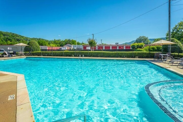900 Mountain Creek Rd Unit P224, Chattanooga, TN 37405 - view of community pool