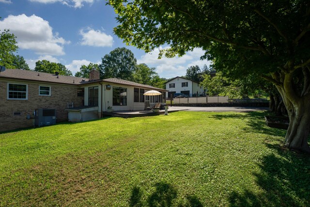 100 Pine Cone Ln, Chattanooga, TN 37415 - view of yard with a patio