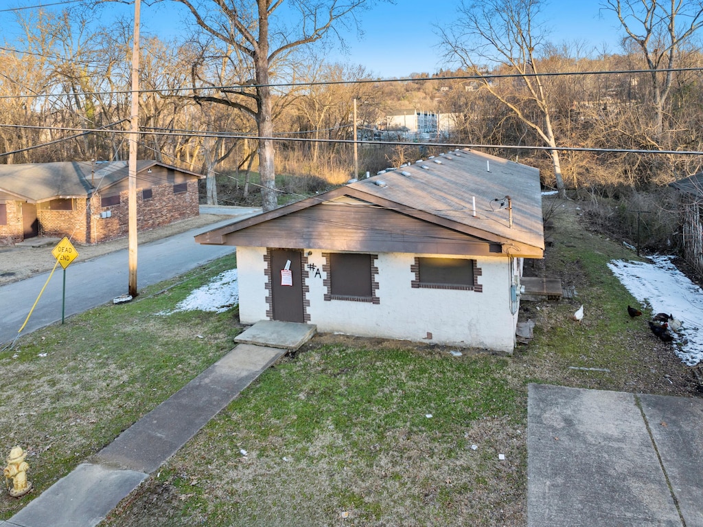 1800 S Kelly St, Chattanooga, TN 37404 - view of front of house featuring a front lawn