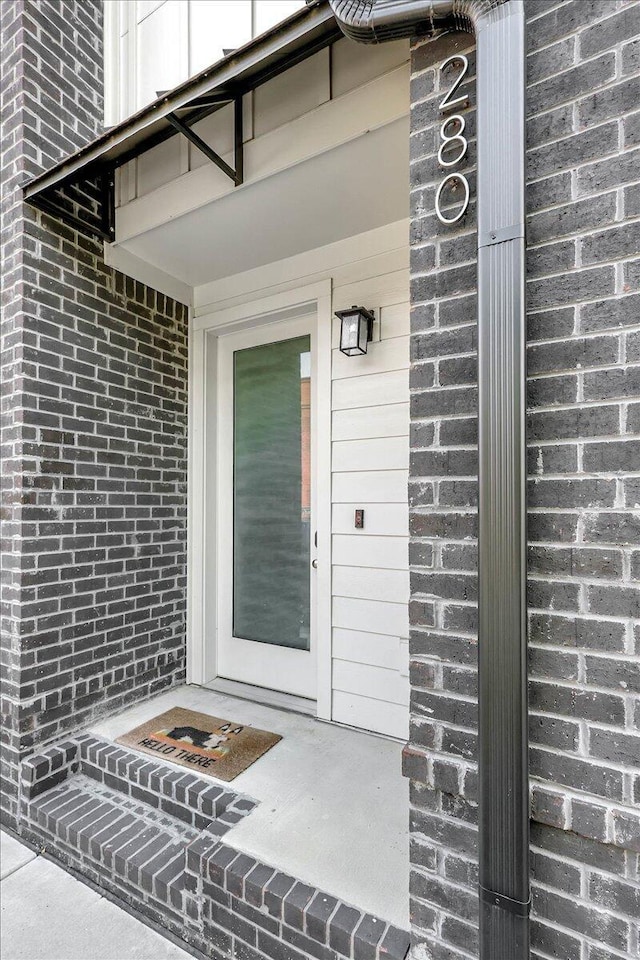 280 W 16th St, Chattanooga, TN 37408 - property entrance with brick siding
