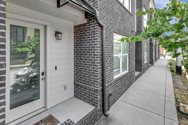 280 W 16th St, Chattanooga, TN 37408 - entrance to property with brick siding