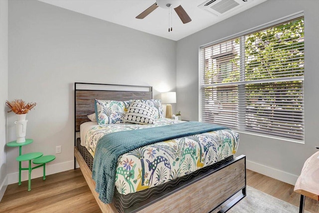 280 W 16th St, Chattanooga, TN 37408 - bedroom with wood finished floors and a ceiling fan