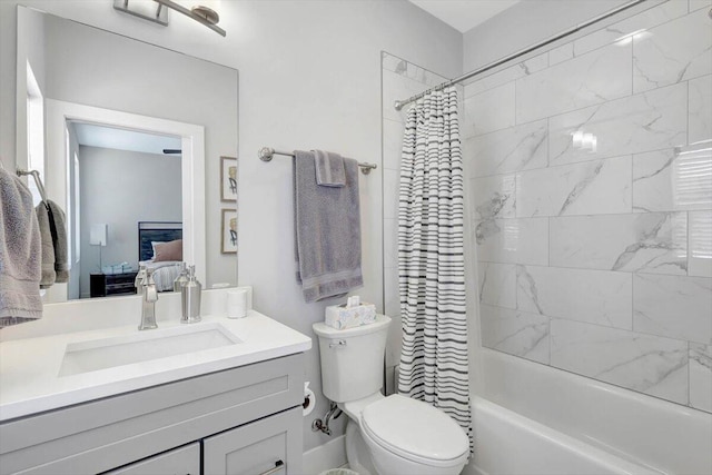 280 W 16th St, Chattanooga, TN 37408 - ensuite bathroom featuring vanity and shower / bathtub combination with curtain