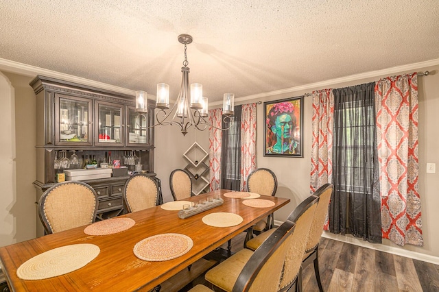 848 Skyline Park Dr, Signal Mountain, TN 37377 - dining area featuring crown molding, a chandelier, wood finished floors, and a textured ceiling
