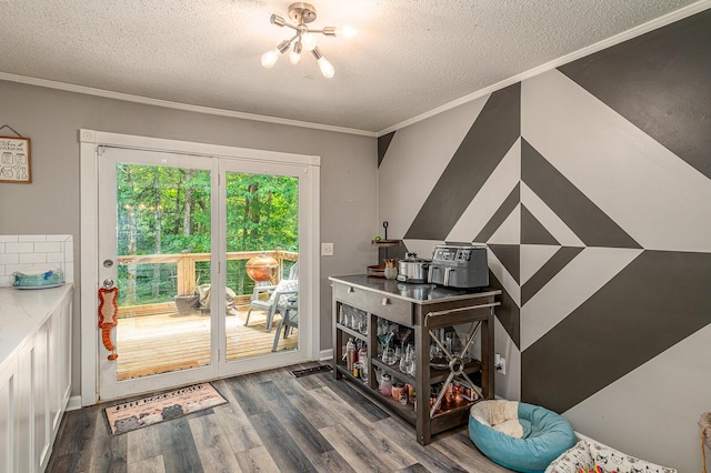 848 Skyline Park Dr, Signal Mountain, TN 37377 - entryway with a textured ceiling, wood finished floors, and ornamental molding