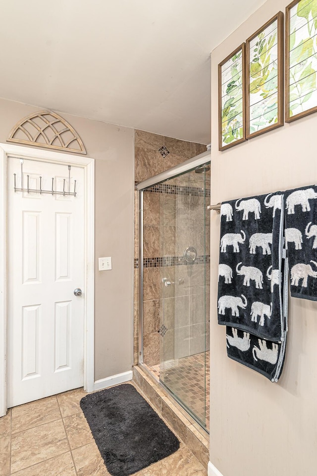 848 Skyline Park Dr, Signal Mountain, TN 37377 - full bathroom featuring a stall shower and baseboards