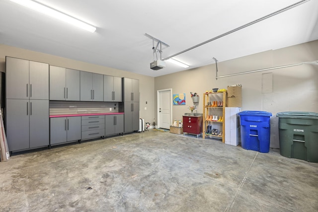 834 Dartmouth St, Chattanooga, TN 37405 - garage with a garage door opener