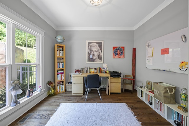 834 Dartmouth St, Chattanooga, TN 37405 - office space with ornamental molding and wood finished floors