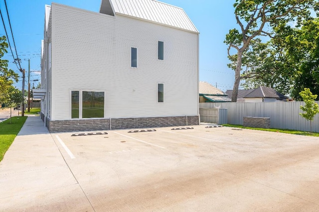 1310 Top St, Chattanooga, TN 37408 - rear view of house with uncovered parking