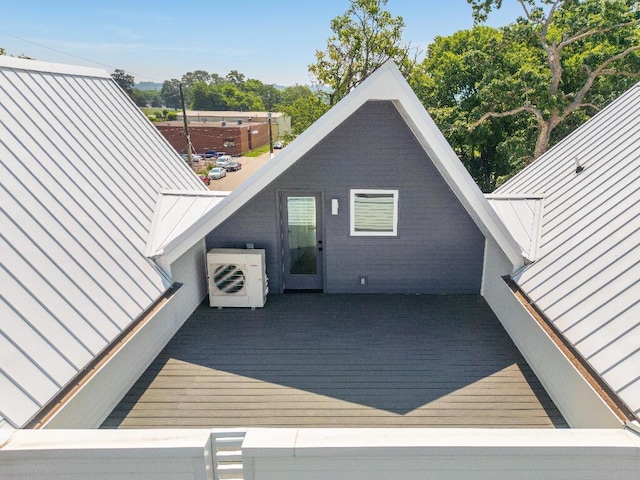 1310 Top St, Chattanooga, TN 37408 - view of wooden terrace