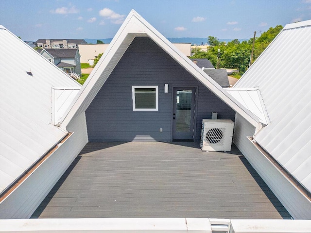 1310 Top St, Chattanooga, TN 37408 - view of wooden terrace