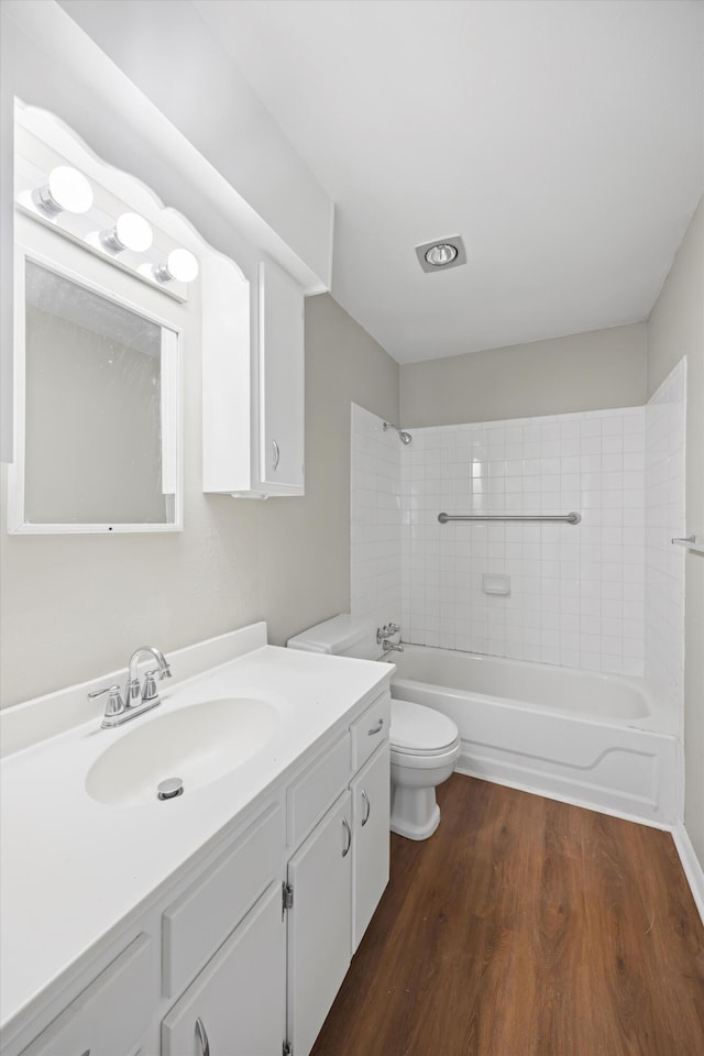 900 Mountain Creek Rd Unit V479, Chattanooga, TN 37405 - full bath with vanity, wood finished floors, and shower / bathtub combination