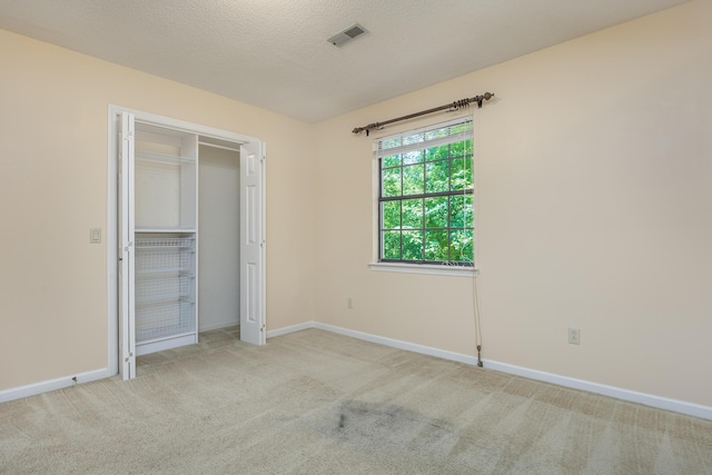 6515 Lake Shadows Cir, Hixson, TN 37343 - unfurnished bedroom featuring carpet floors and a closet