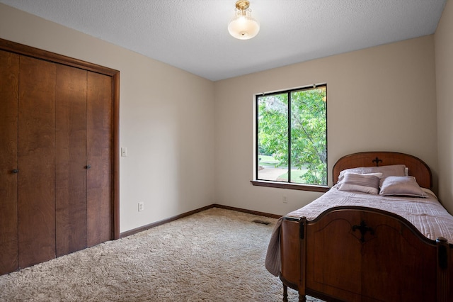 4128 Hamill Rd, Hixson, TN 37343 - bedroom featuring carpet floors and baseboards