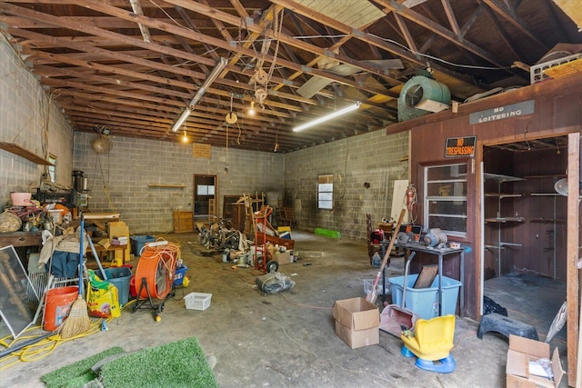 1483 Resaca Lafayette Rd NW, Resaca, GA 30735 - garage with concrete block wall