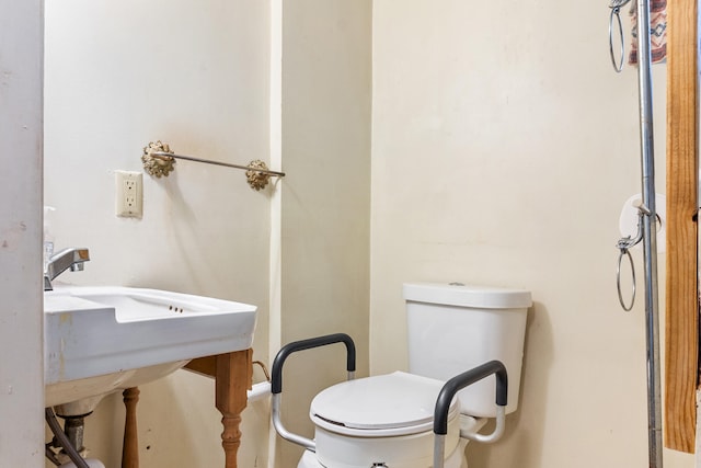 2003 Jackson St, Chattanooga, TN 37404 - bathroom with toilet