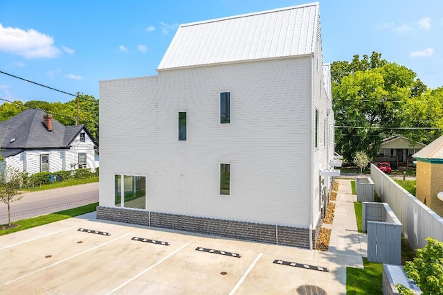 1306 Top St, Chattanooga, TN 37408 - back of house with uncovered parking