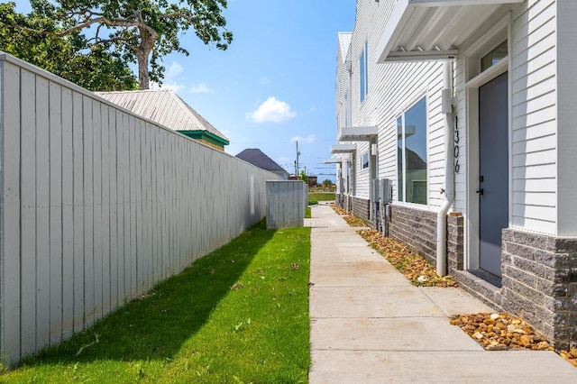 1306 Top St, Chattanooga, TN 37408 - view of side of property featuring stone siding
