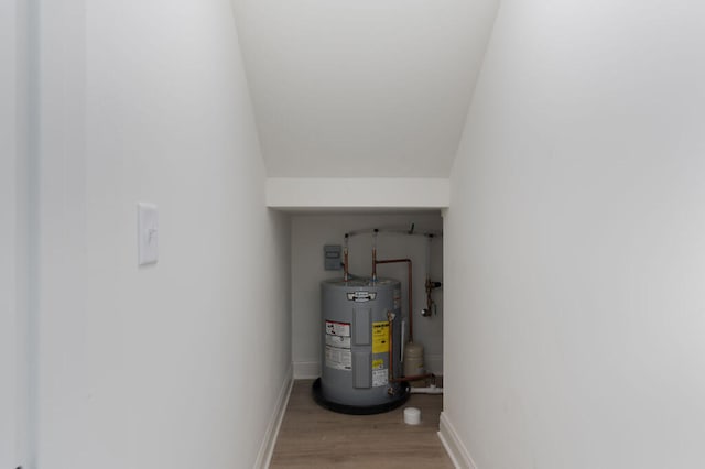 1306 Top St, Chattanooga, TN 37408 - utility room featuring water heater