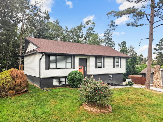 2427 Maplewood Dr, Chattanooga, TN 37421 - bi-level home featuring a front lawn and a shingled roof