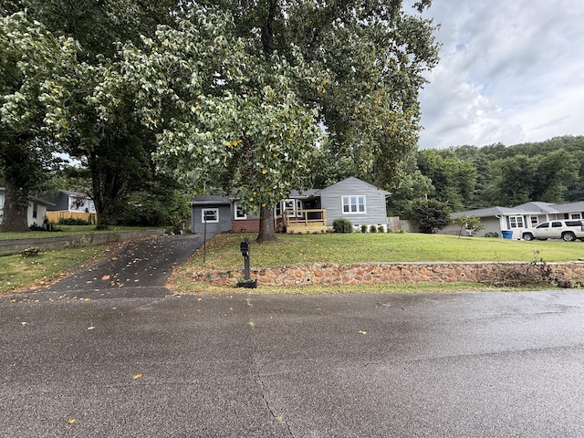 4806 Orchard View Dr, Chattanooga, TN 37415 - view of front of home featuring driveway and a front lawn