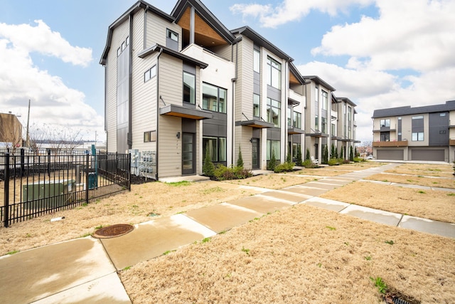 745 Burnside Pl, Chattanooga, TN 37408 - view of property featuring a residential view