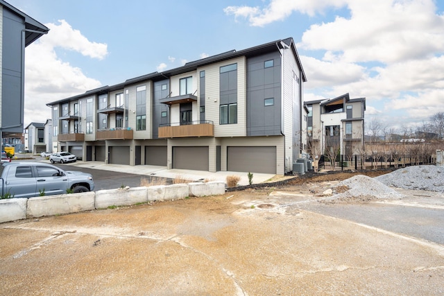 745 Burnside Pl, Chattanooga, TN 37408 - view of property featuring a residential view and a garage