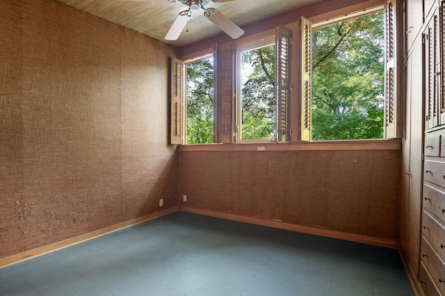 2554 Crestwood Dr, Chattanooga, TN 37415 - unfurnished room featuring plenty of natural light, ceiling fan, and tile patterned floors